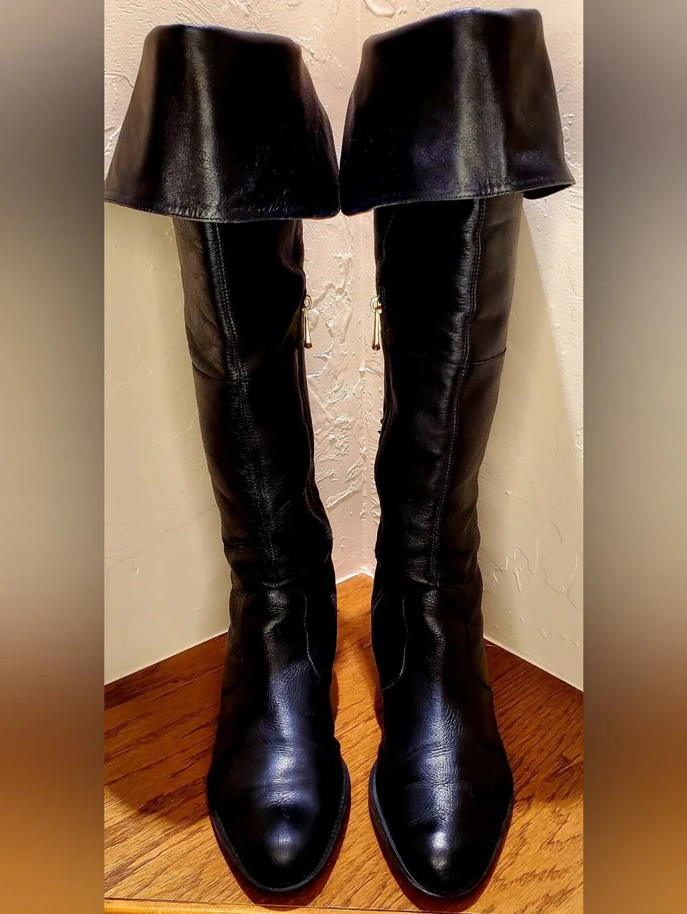 Black Leather Over-the-Knee Fold-Over Boots with Back Bows Gold Side Zipper Sz 7